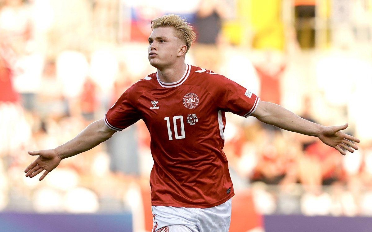 曼联对阵西汉姆联：阿莫林的换人争议与球队表现分析