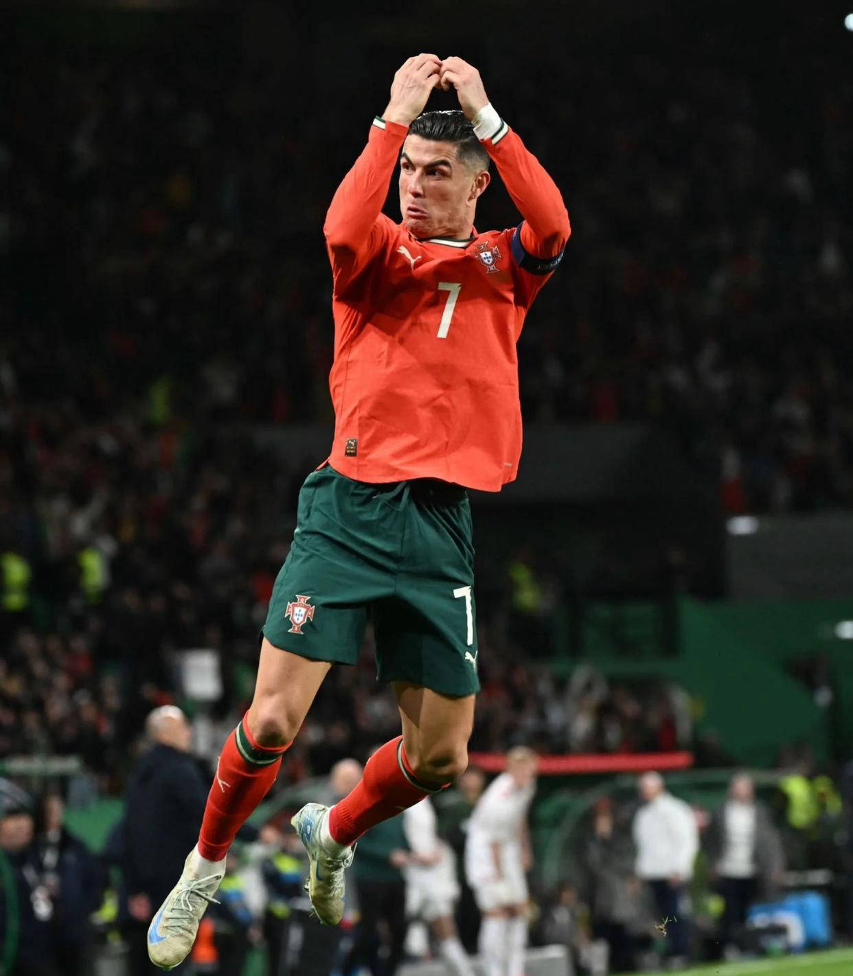 记者：贡萨洛-拉莫斯也在纽卡引援名单中，谢什科仍是首选