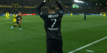 6场比赛狂砍230分！爱德华兹近6场场均命中5记三分